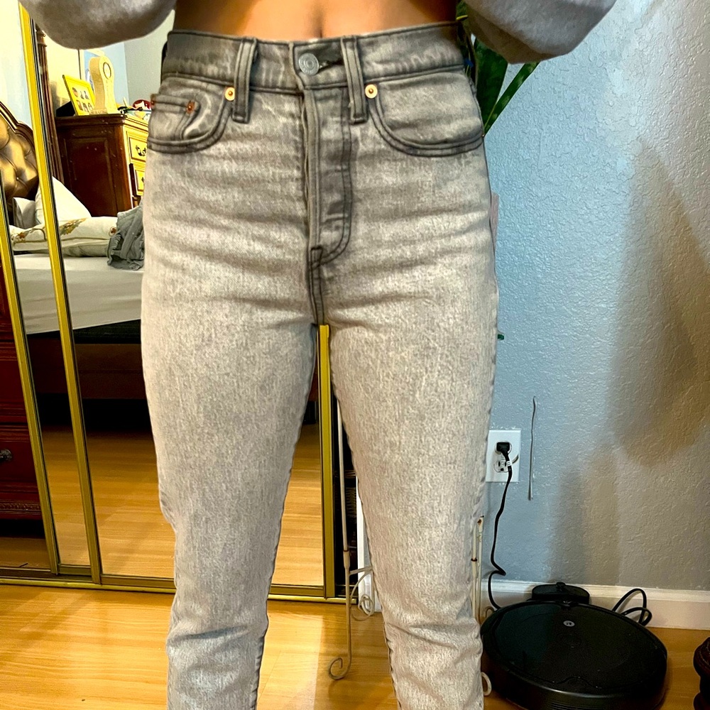 LEVI’S Wedgie Skinny High Rise Grey wash Button Fly Jeans SZ 24